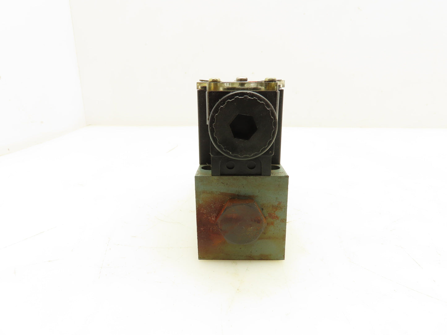 Sumitomo SD4GS-AcB-02B-D24-21 Hydraulic Directional Solenoid Valve 24V  Lot of 3