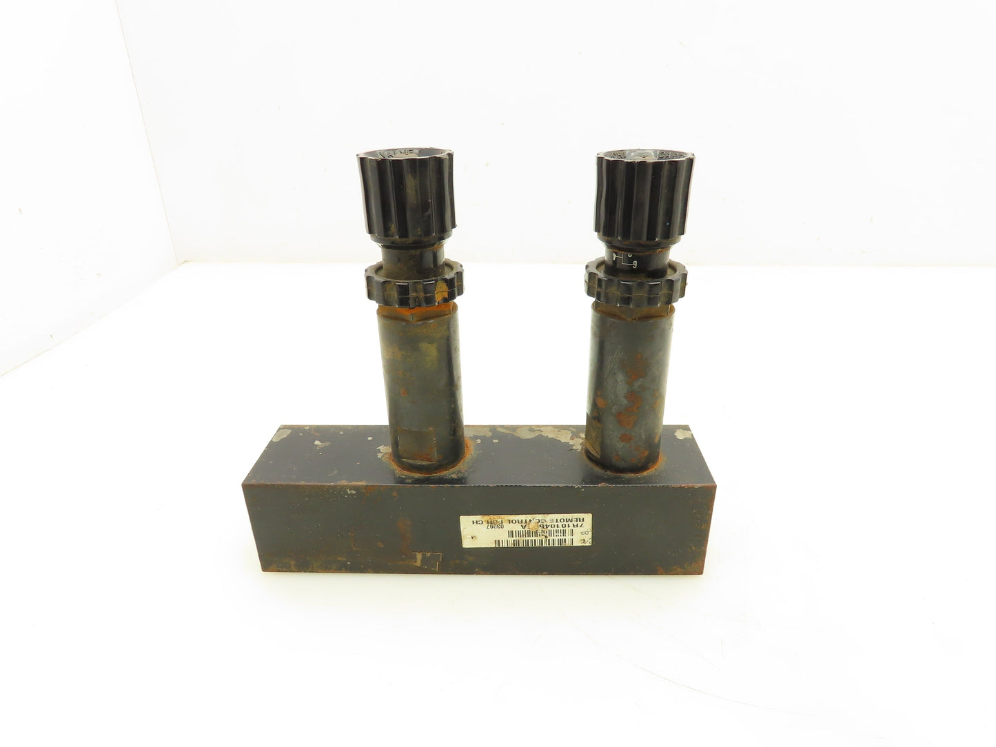 Nachi HHC-01R0-0464C Hydraulic Dual Cartridge Valve Flow Control Manifold