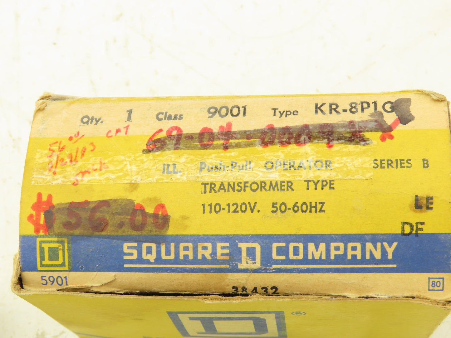 Square D KR-8P1G Illuminated Pushbutton Momentary Push-Pull 120V 9001 KM1