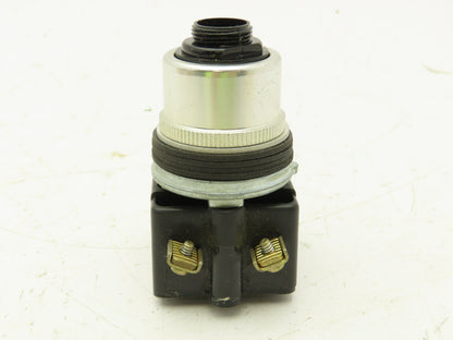 Square D KR-8P1G Illuminated Pushbutton Momentary Push-Pull 120V 9001 KM1