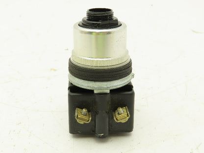 Square D KR-8P1G Illuminated Pushbutton Momentary Push-Pull 120V 9001 KM1