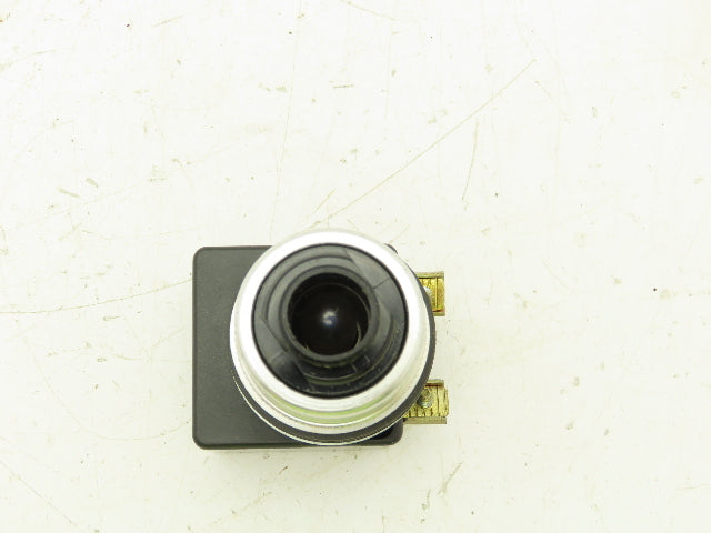 Square D KR-8P1G Illuminated Pushbutton Momentary Push-Pull 120V 9001 KM1