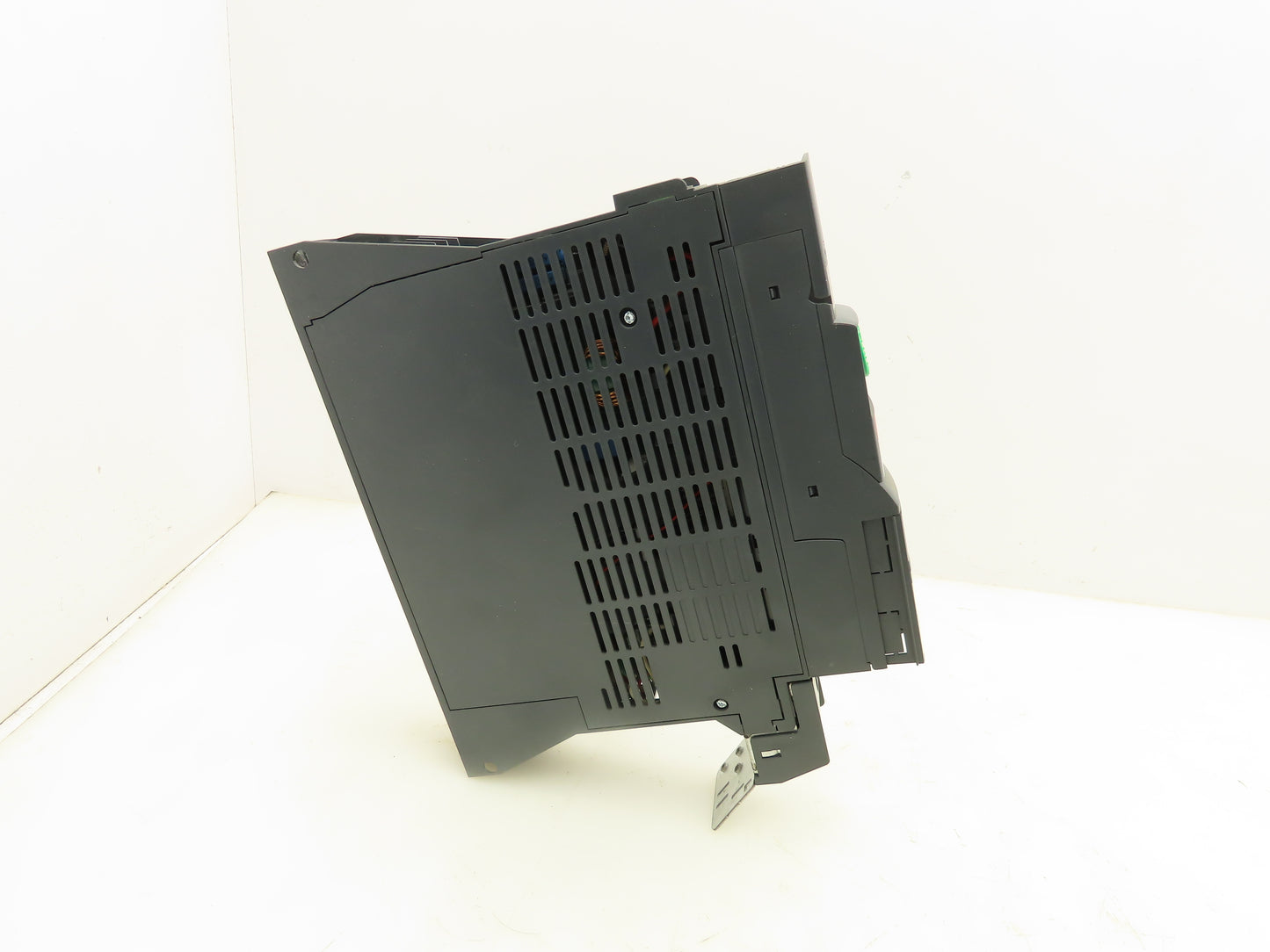 Schneider ATV320U02M2B Altivar 320 VFD Variable Speed Drive 240V 1Ph 1/4Hp .18kw