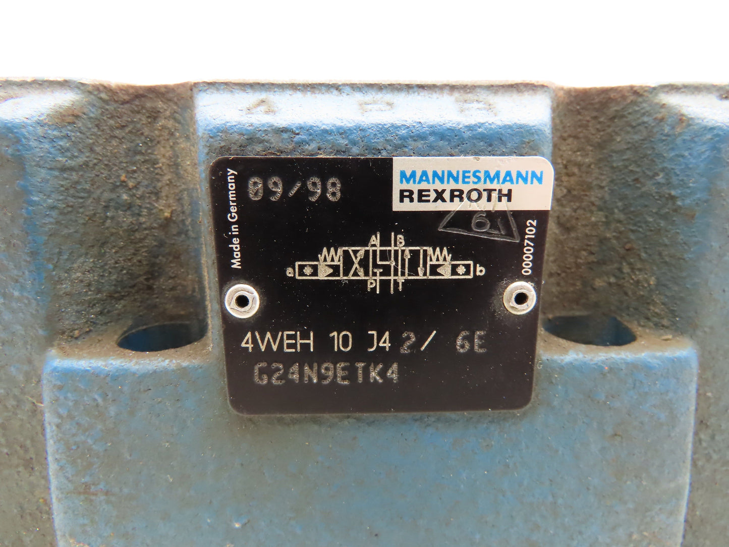 Rexroth 4WEH10 J42/6EG24N9ETK4 Directional Control Valve 4/3 NG10