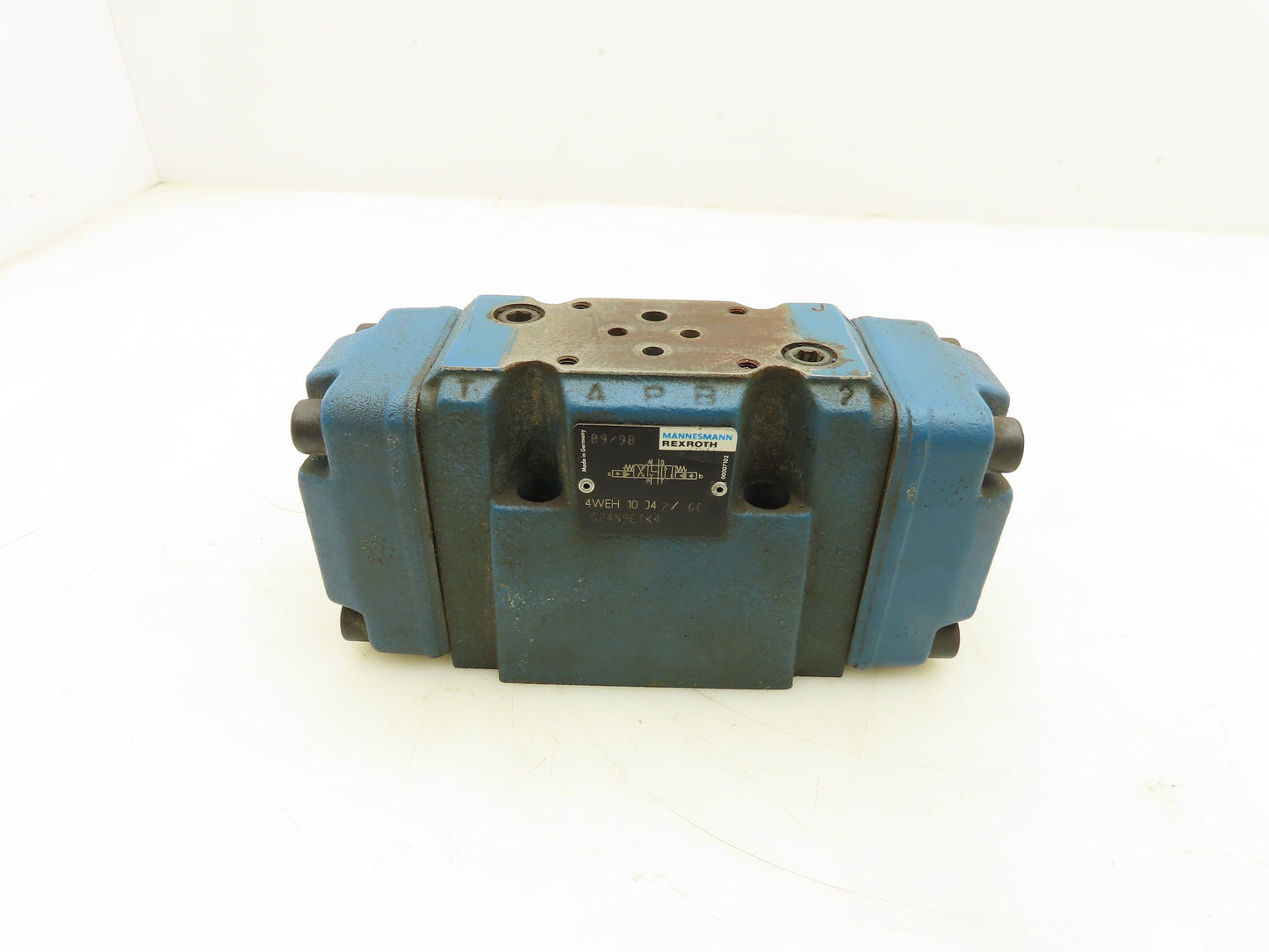 Rexroth 4WEH10 J42/6EG24N9ETK4 Directional Control Valve 4/3 NG10