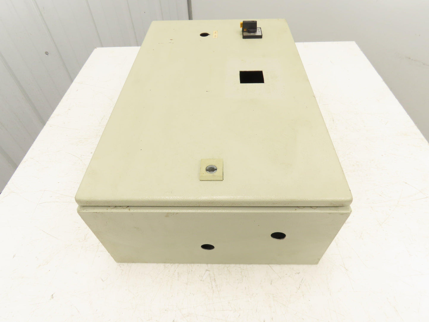 Rittal AE1039 Wall Mount Electrical Enclosure 23-1/2x15x7-1/2" with Cam Lock