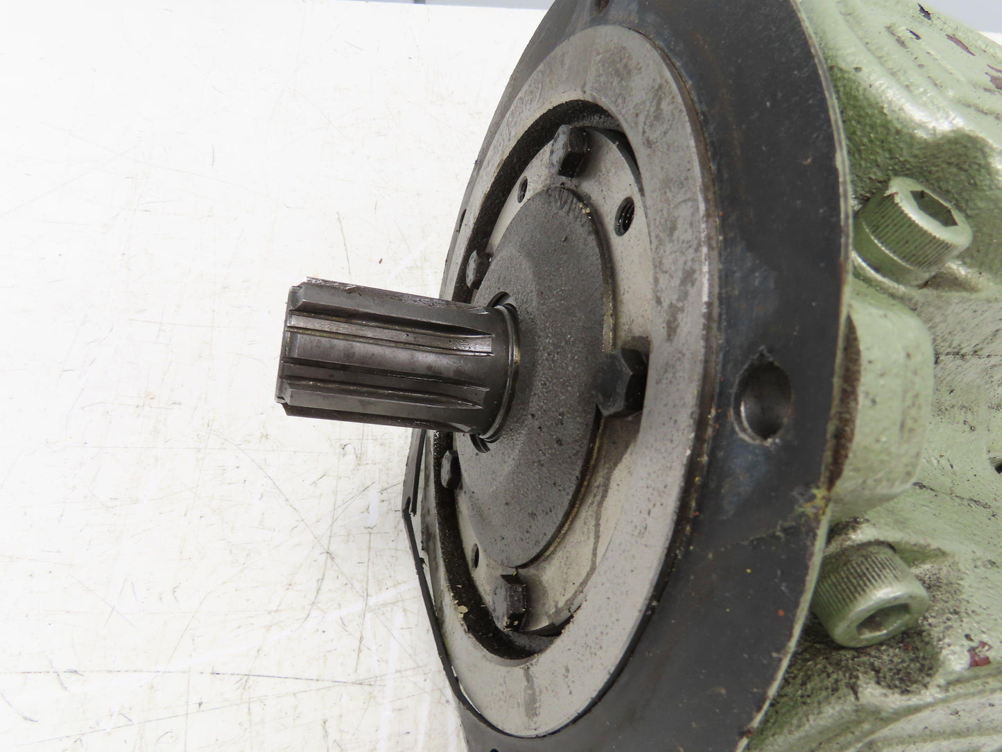 Oliostip RMP 250 Radial Piston Hydraulic Motor 40GPM 1-1/2" Spline Shaft