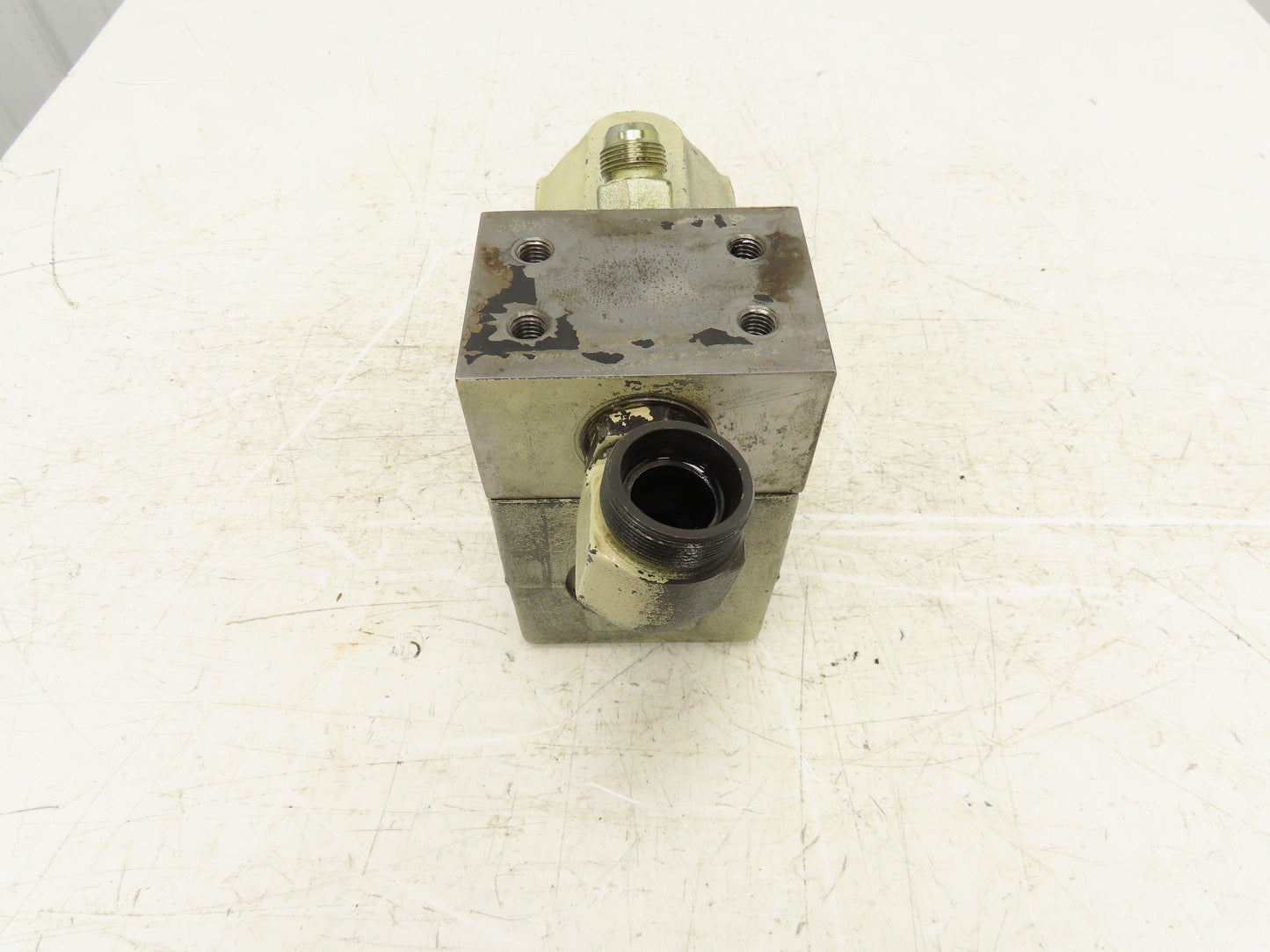 Tokimec NR8-10-J Hydraulic Directional Valve with Mnaifold