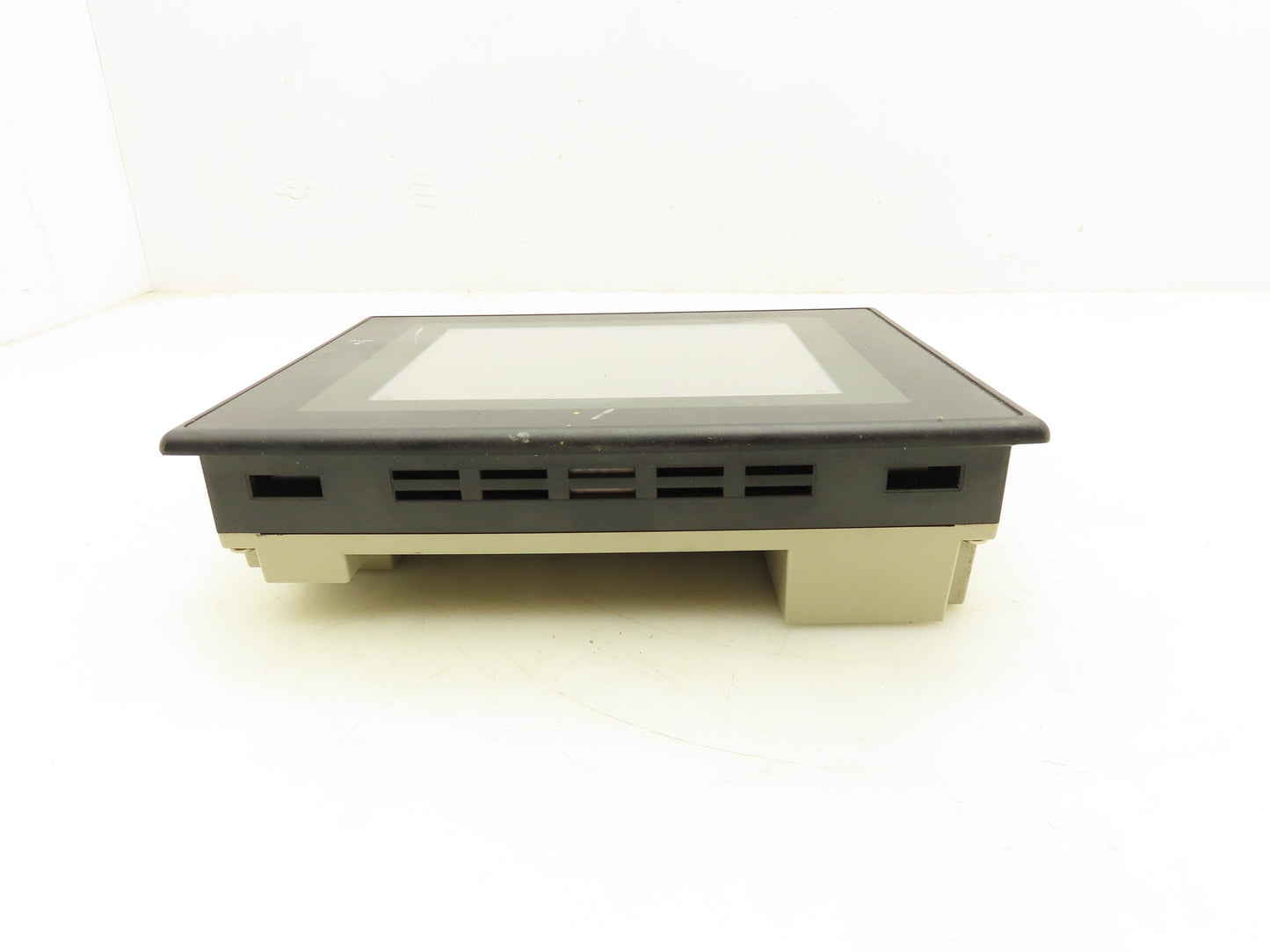 Omron NS5-SQ10B-V2 Touchscreen HMI 5.7" Interactive Display 24VDC