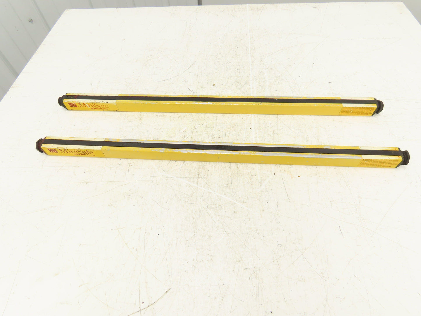 Sti MS4328BX/MS4328BR MS4300 Light Curtain Transmitter + Receiver Set