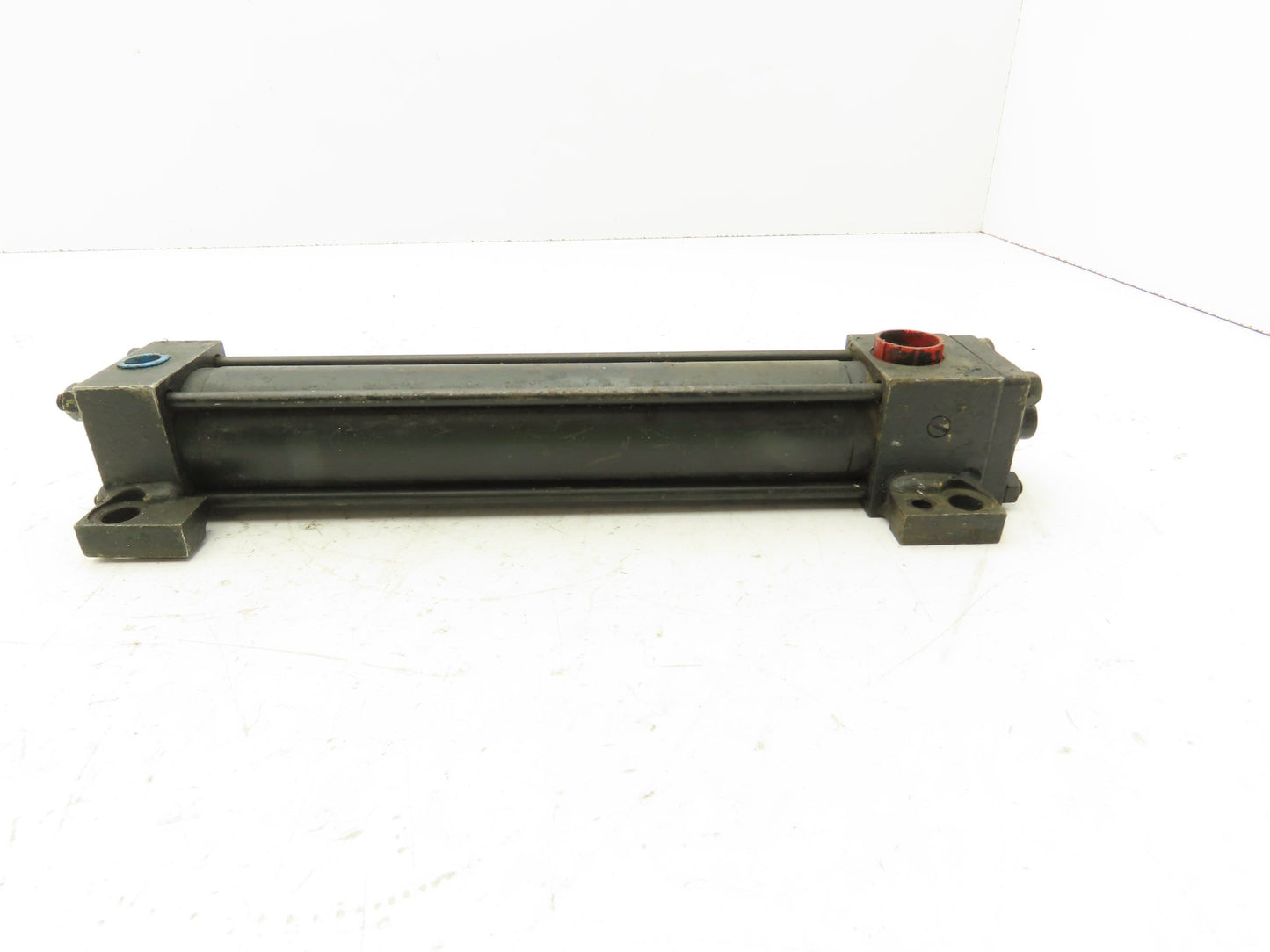 Parker CC3LT19AC 3L Hydraulic Cylinder 1.5" Bore 8" Stroke 2280 PSI Side Lug