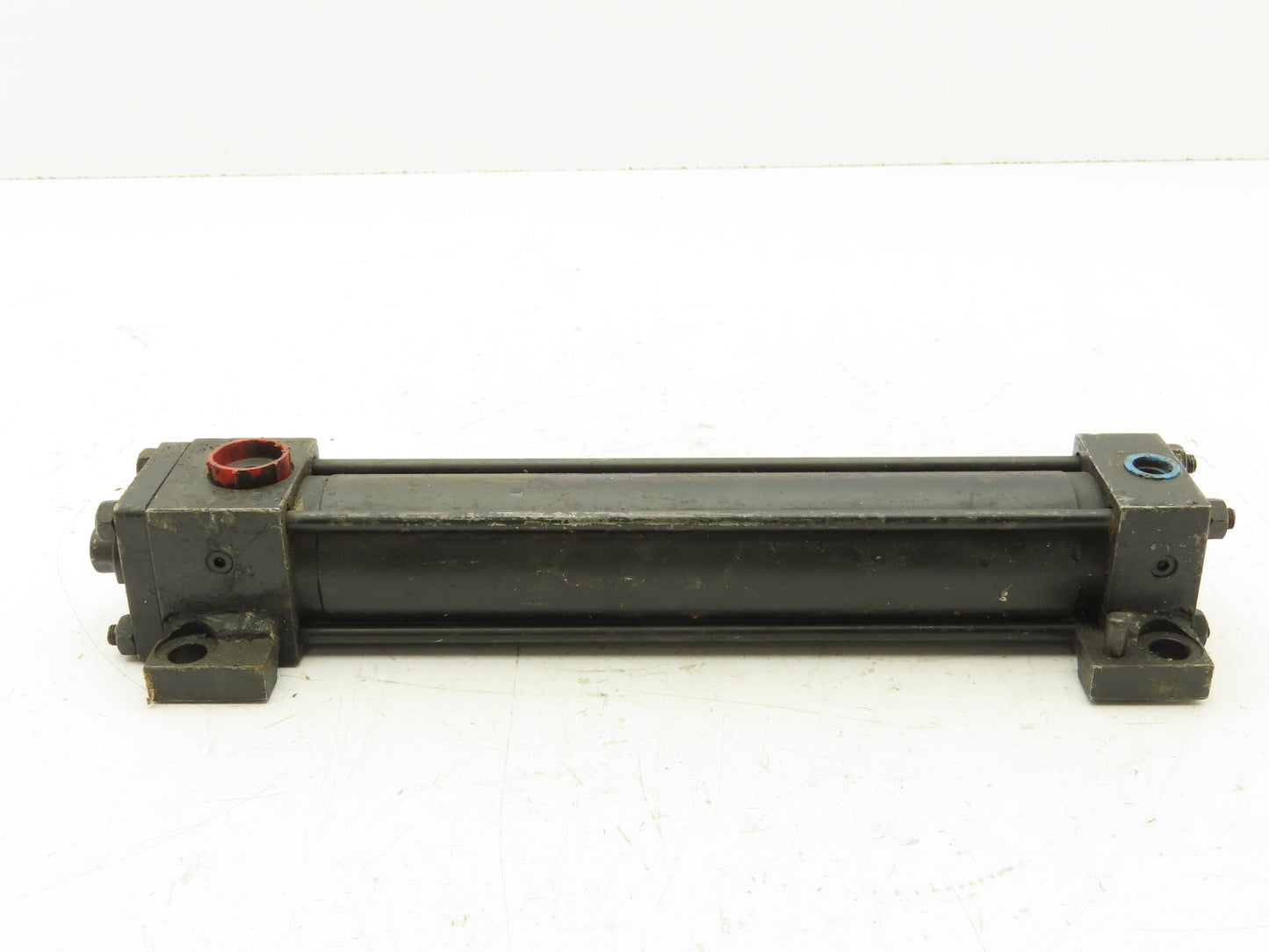 Parker CC3LT19AC 3L Hydraulic Cylinder 1.5" Bore 8" Stroke 2280 PSI Side Lug