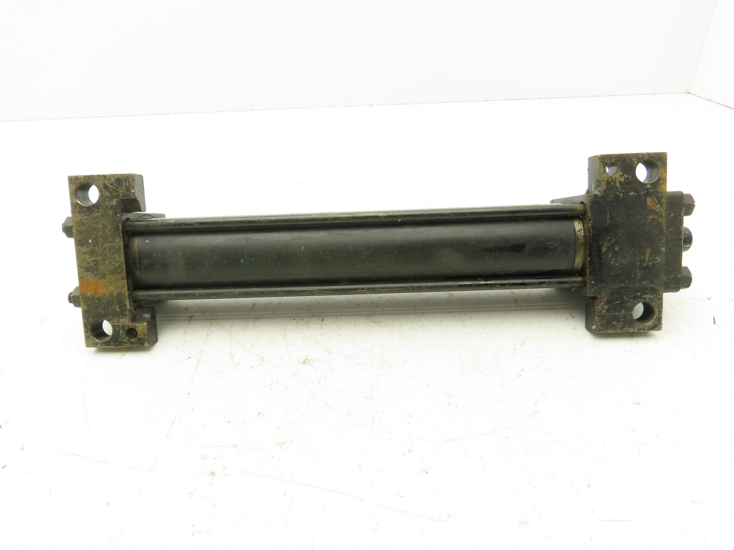 Parker CC3LTV19AC 3L Hydraulic Cylinder 1.5" Bore 8" Stroke 2280 PSI Side Lug