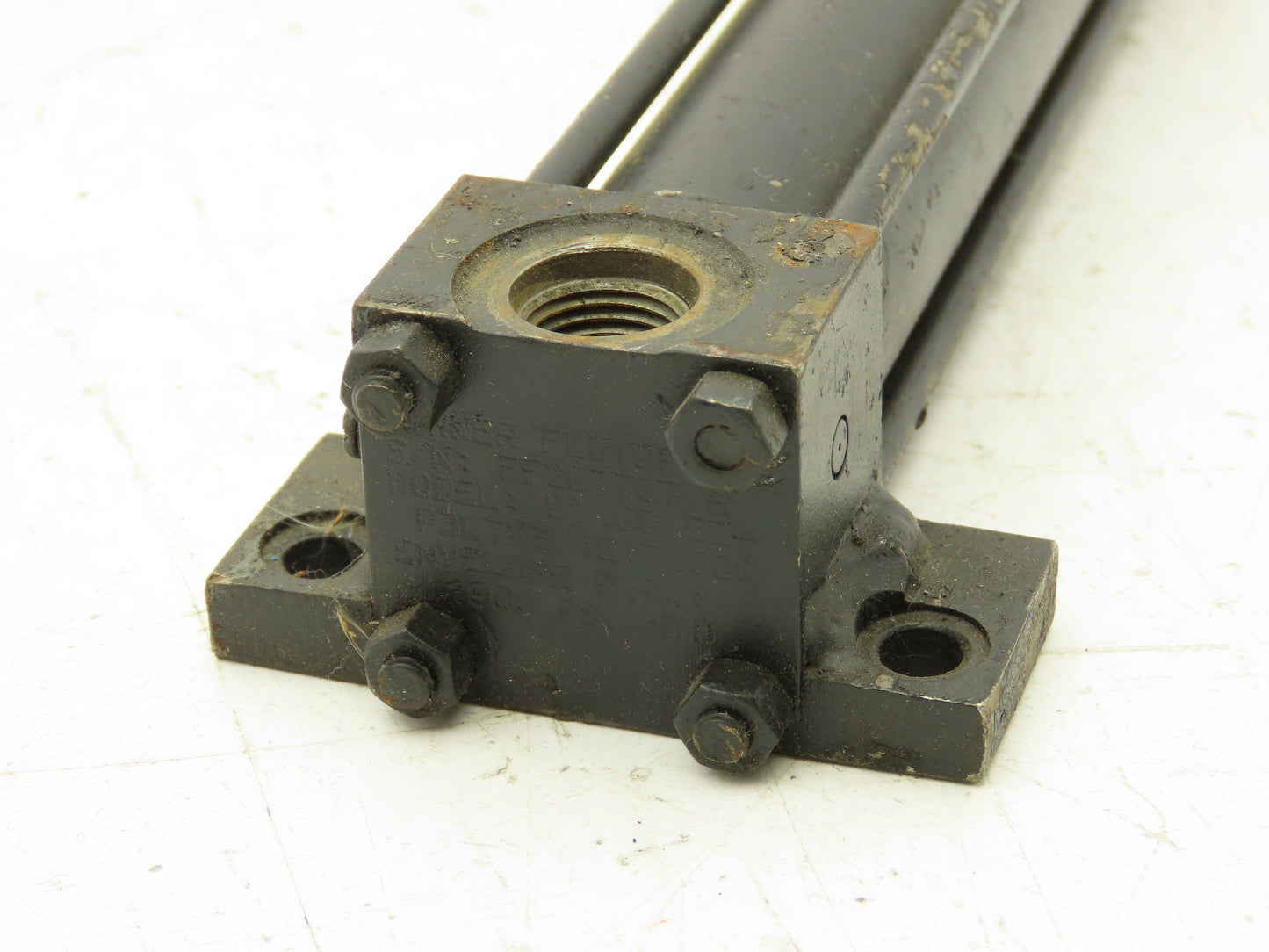 Parker CCP3LTVS14C 3L Hydraulic Cylinder 1" Bore 7" Stroke 1900 PSI Side Lug