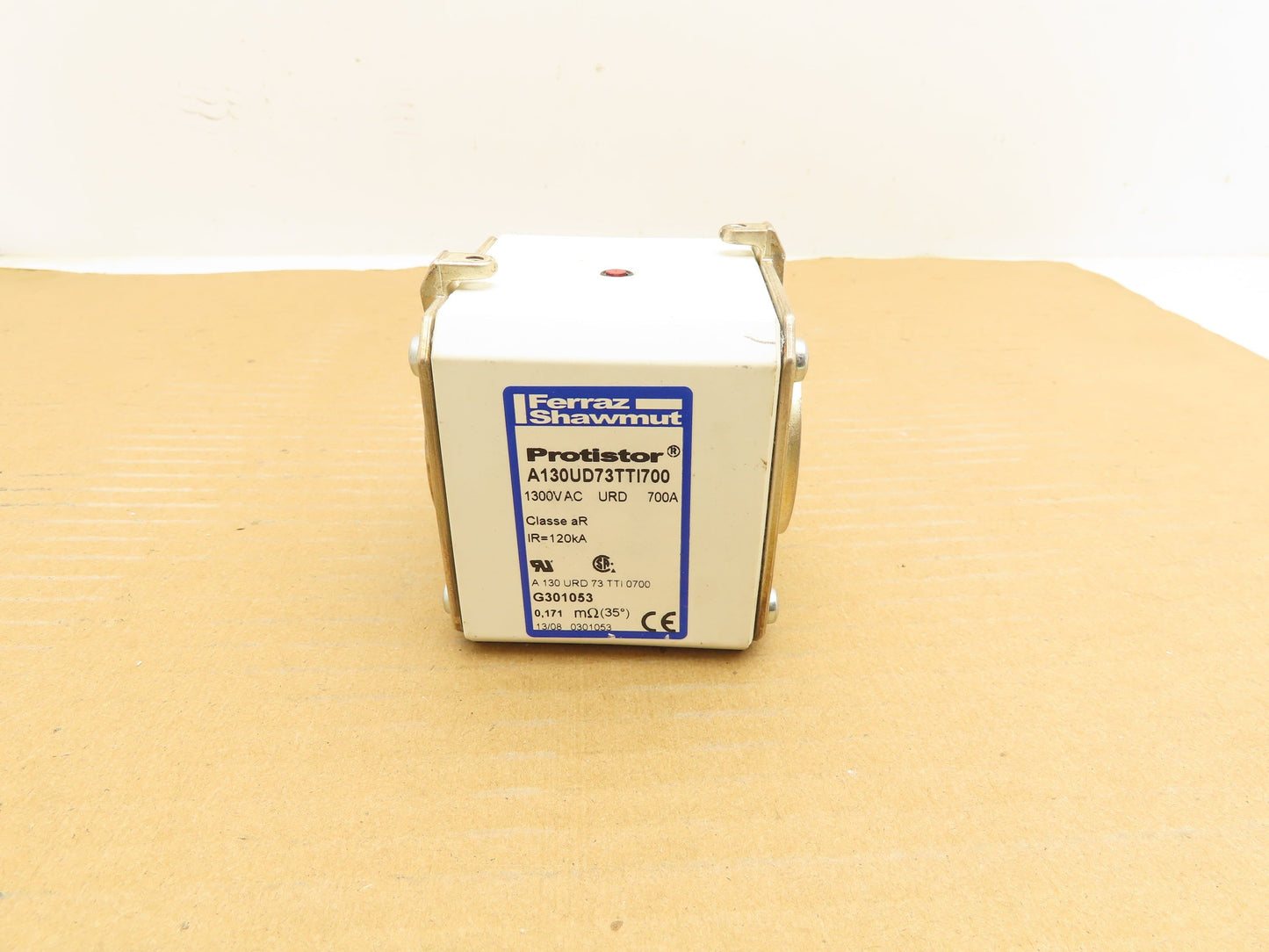 Ferraz Shawmut A130UD73TTI700 Protistor 1300VAC 700A Fuse Semiconductor Type