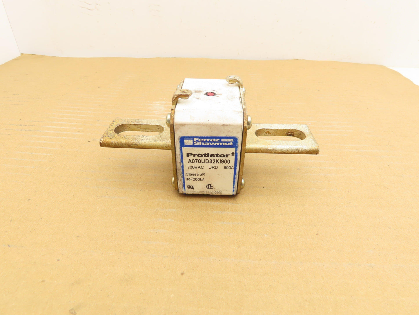Ferraz Shawmut A070UD32KI900 Protistor 700VAC 900A Fuse Semiconductor Type