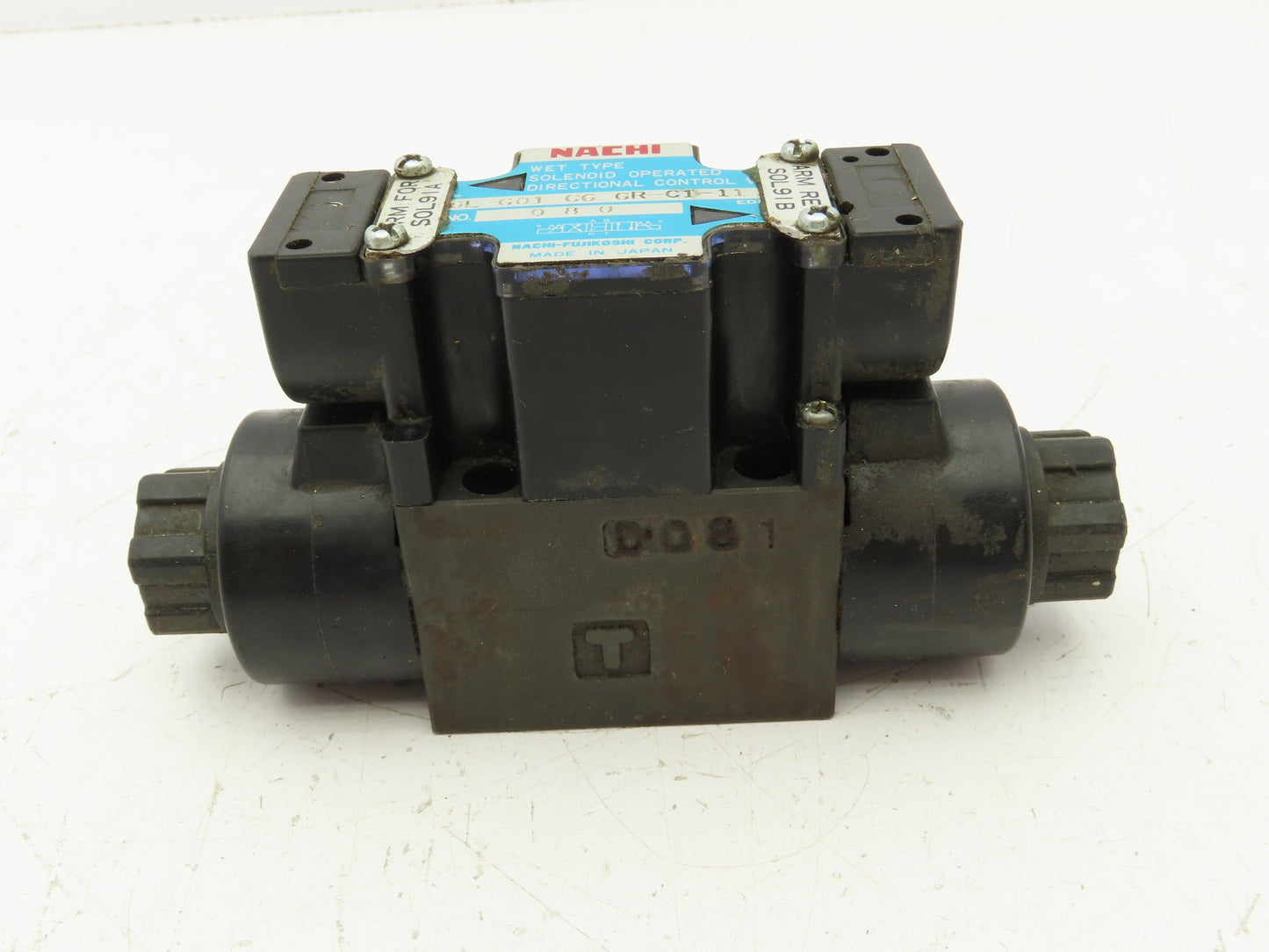 Nachi SL-G01-C6-GR-C1-11 Hydraulic Directional Solenoid Valve 3-Pos 110V