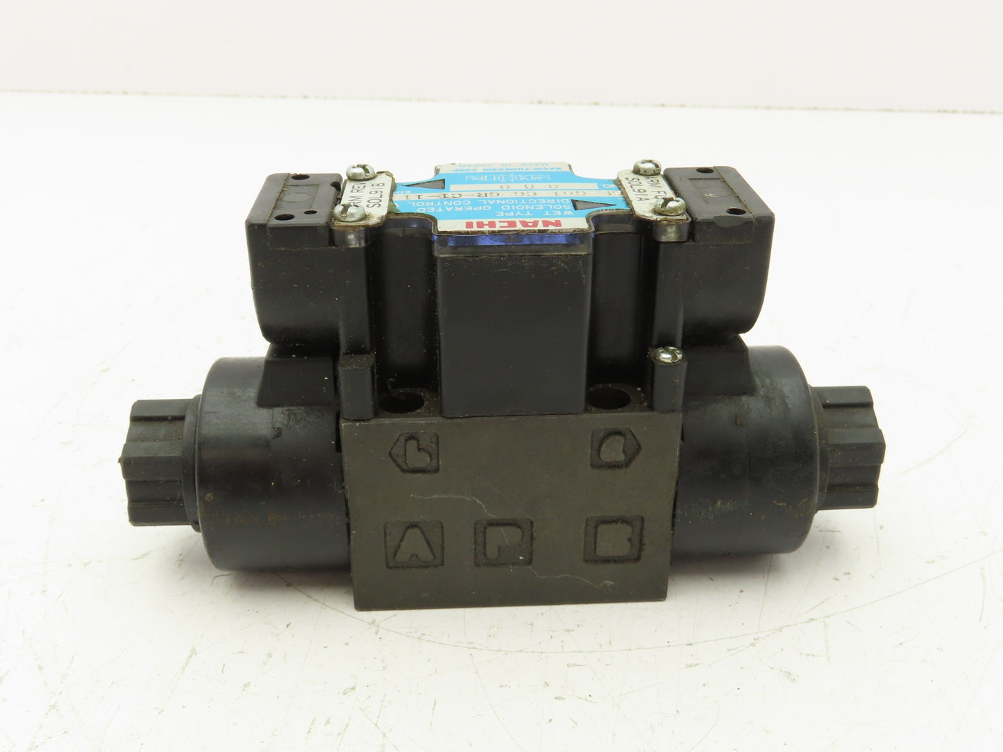 Nachi SL-G01-C6-GR-C1-11 Hydraulic Directional Solenoid Valve 3-Pos 110V