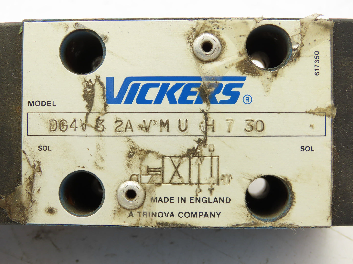 Vickers DG4V-3-2A-V-M-U-H7-30 Hydraulic Directional Solenoid Valve 2-Pos 24VDC