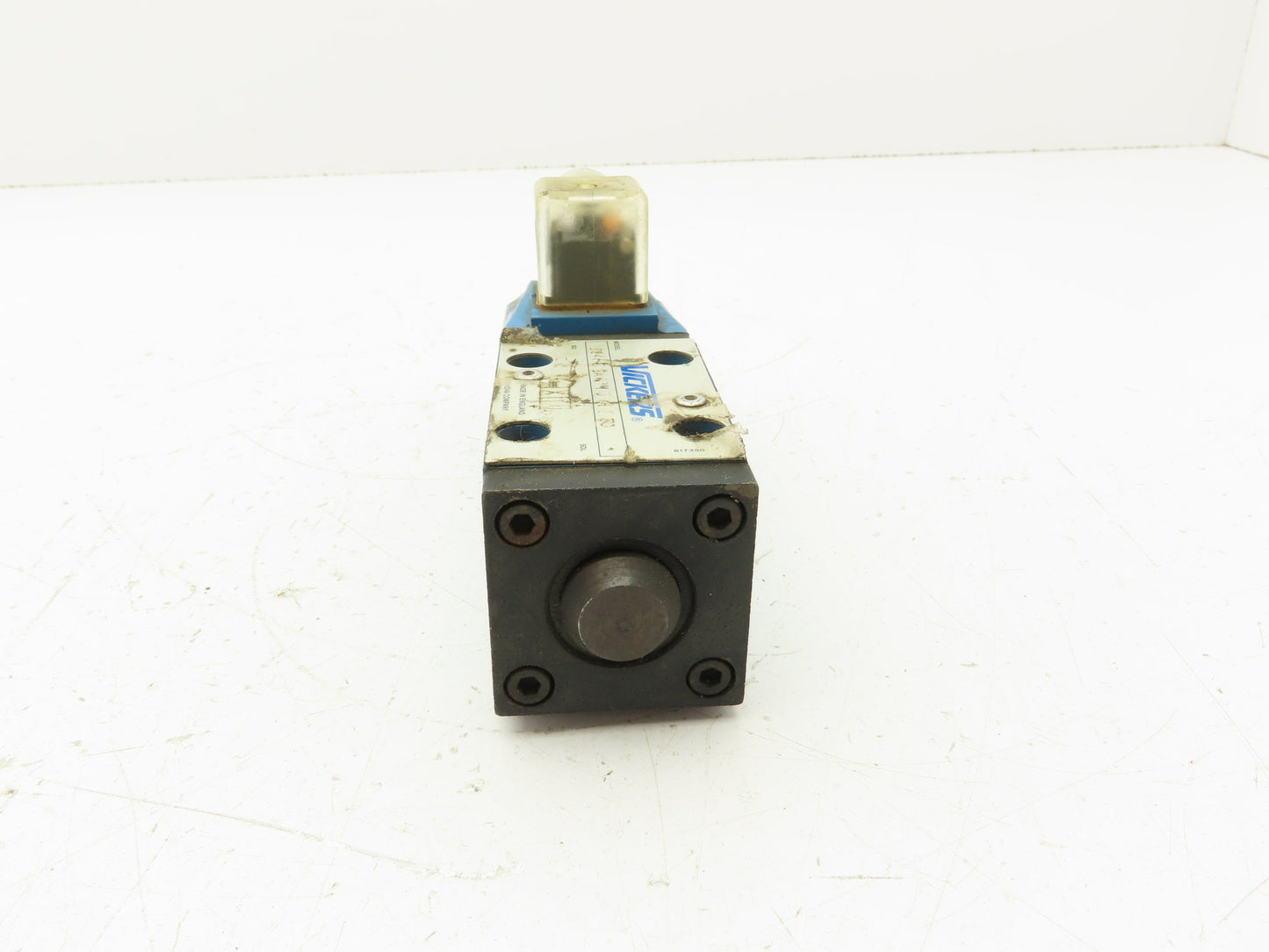 Vickers DG4V-3-2A-V-M-U-H7-30 Hydraulic Directional Solenoid Valve 2-Pos 24VDC