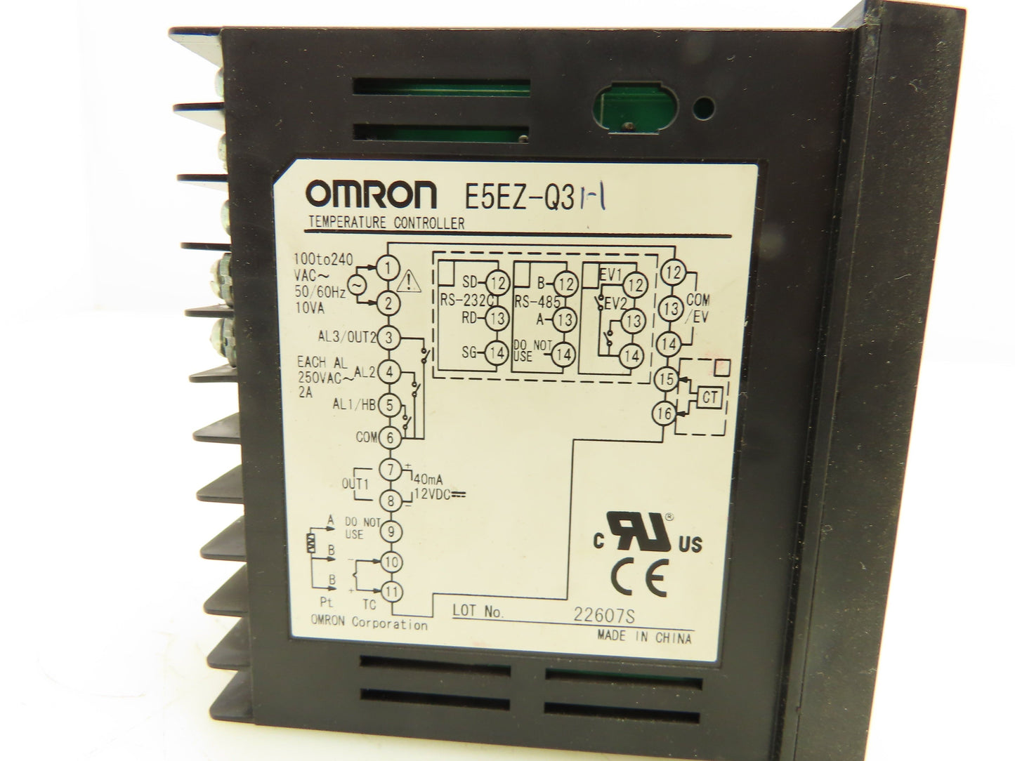Omron E5EZ-Q3 Digital Temperature Controller 100-240V 2A