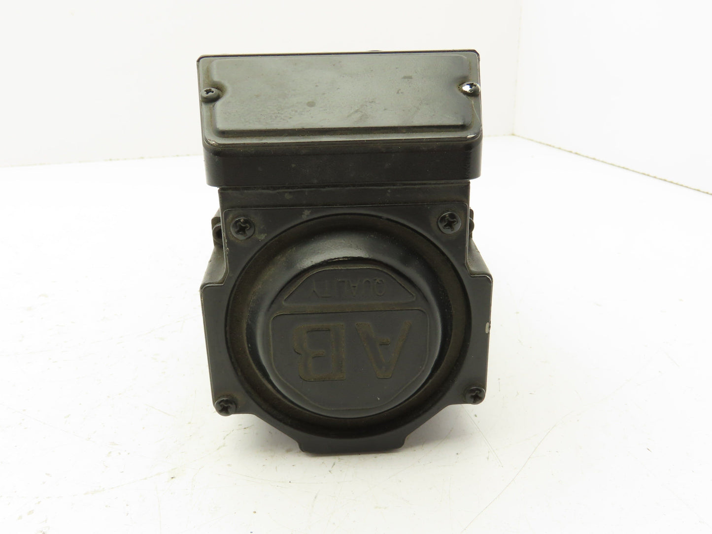 Allen Bradley MPL-A330P-MK24AA AC Servo Brake Motor 1.8kw 5000 RPM 230V 3PH