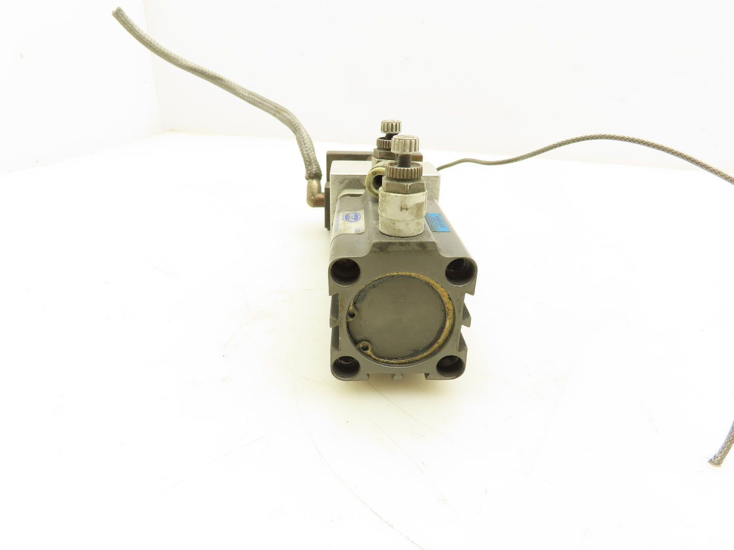 Fabco GTND-032-035-V Pneumatic Tooling Cylinder 35mm Stroke w/Toolplate Cutter