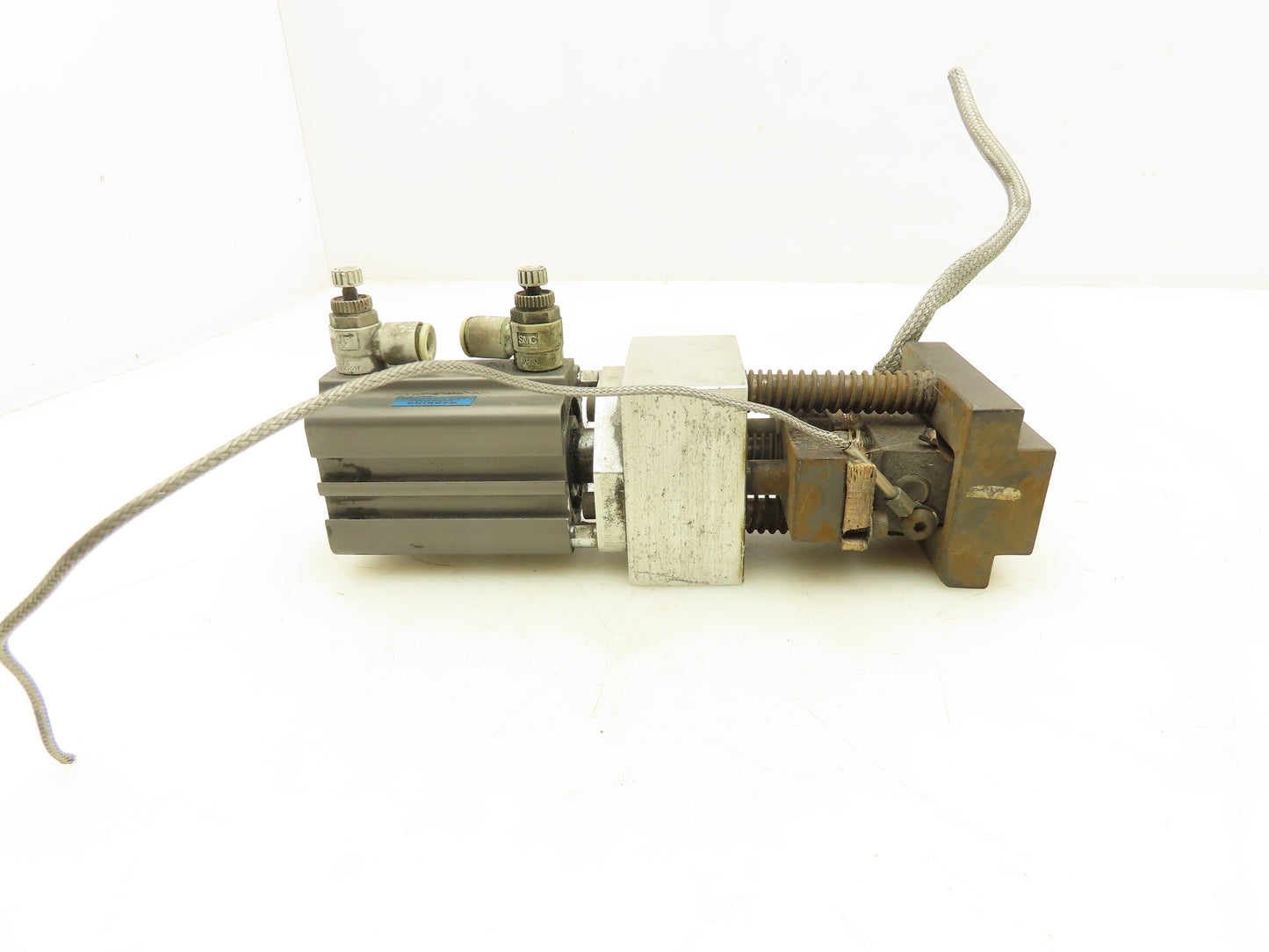 Fabco GTND-032-035-V Pneumatic Tooling Cylinder 35mm Stroke w/Toolplate Cutter