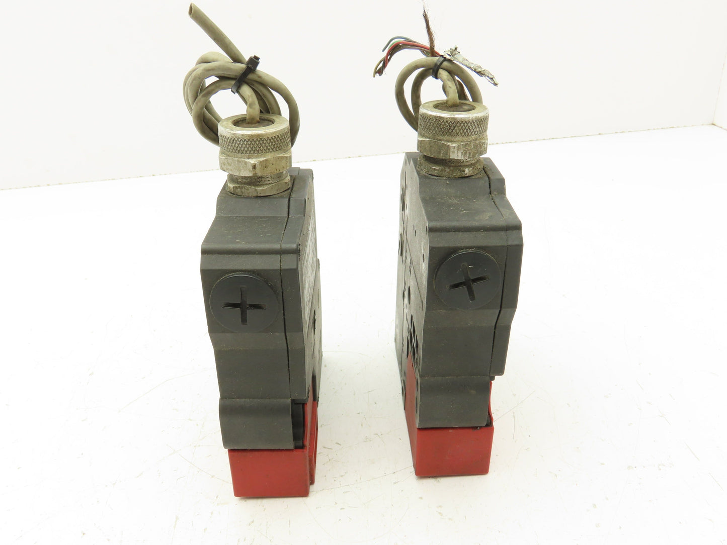 Omron D4JL-3NFG-C5 Guard Lock Safety-Door Switch  Lot of 2
