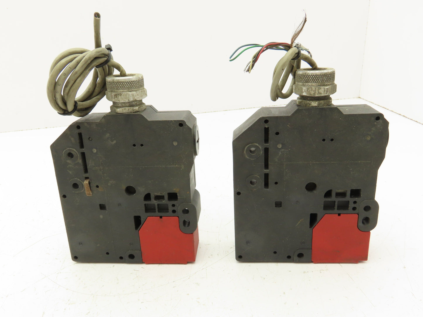 Omron D4JL-3NFG-C5 Guard Lock Safety-Door Switch  Lot of 2
