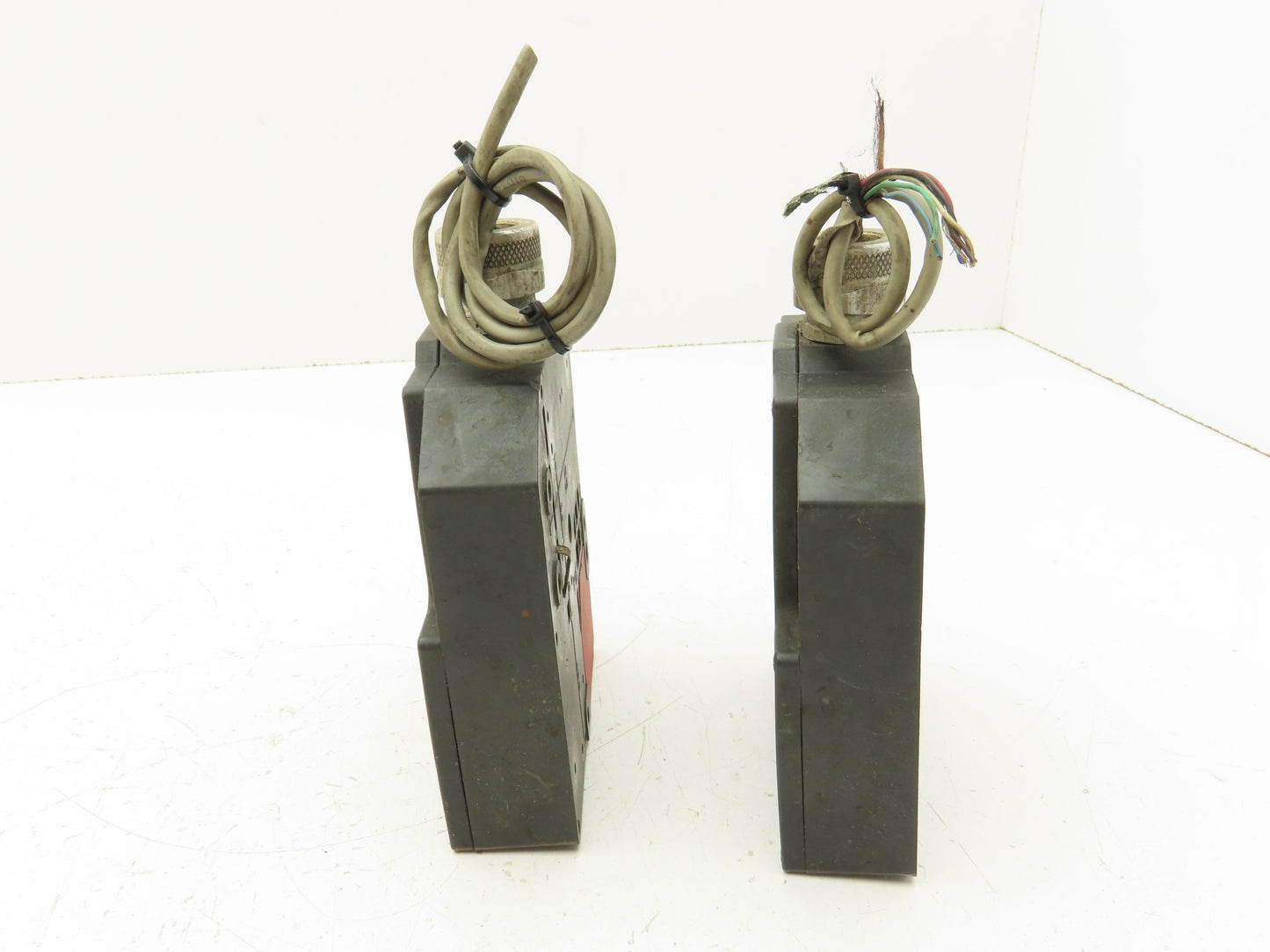 Omron D4JL-3NFG-C5 Guard Lock Safety-Door Switch  Lot of 2