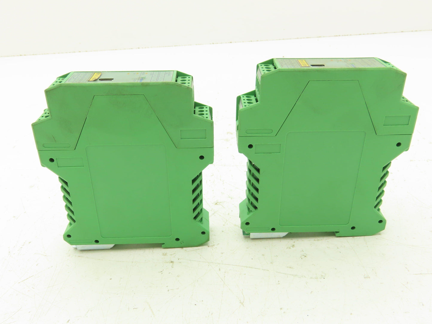 Yudian AI-7011 Dual Temperature Transmitter/Signal Isolator Lot of 2