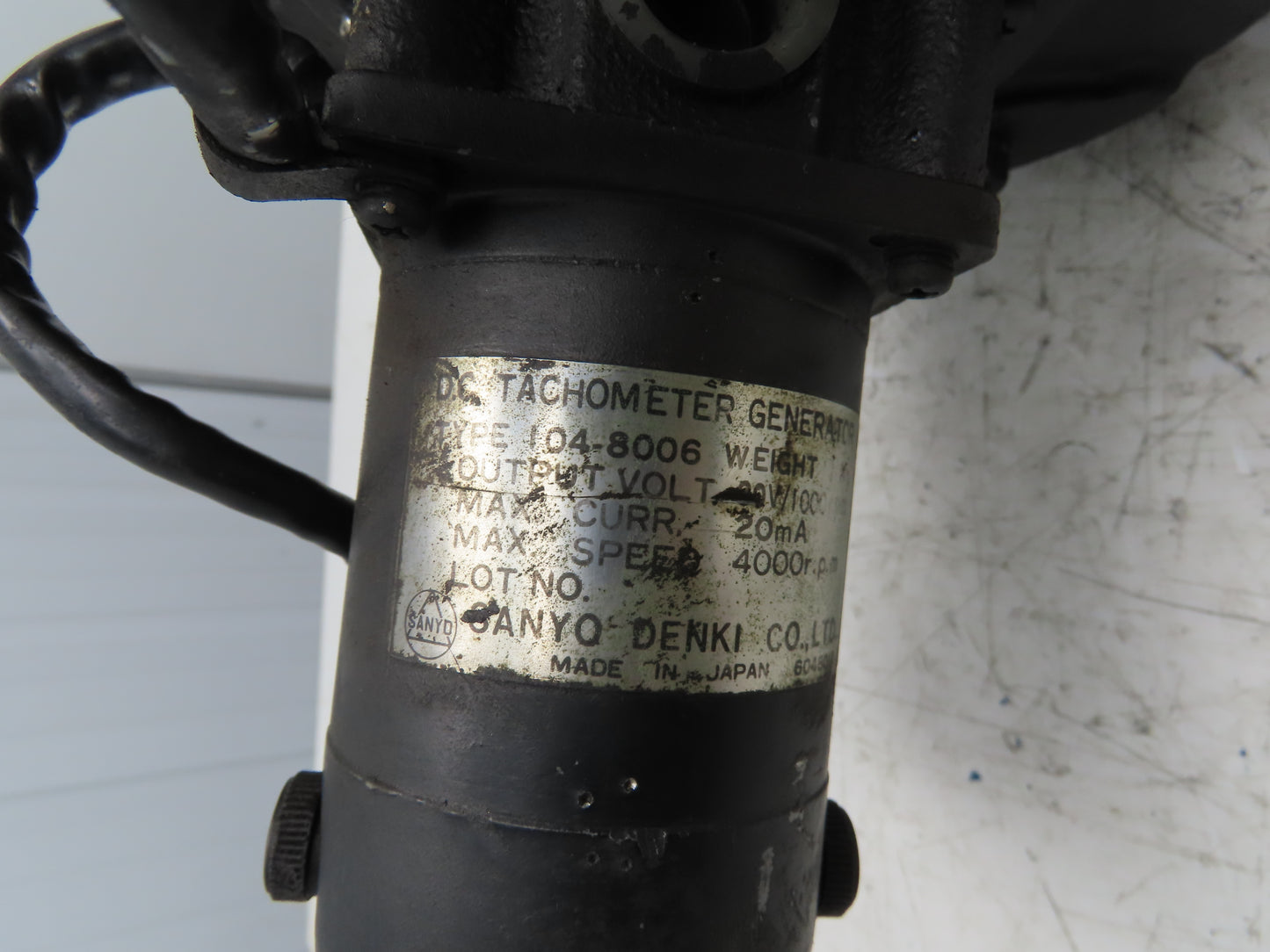 Mitsubishi HD 100-11S DC Servo Motor with Tachometer Generator 30V/1000 RPM