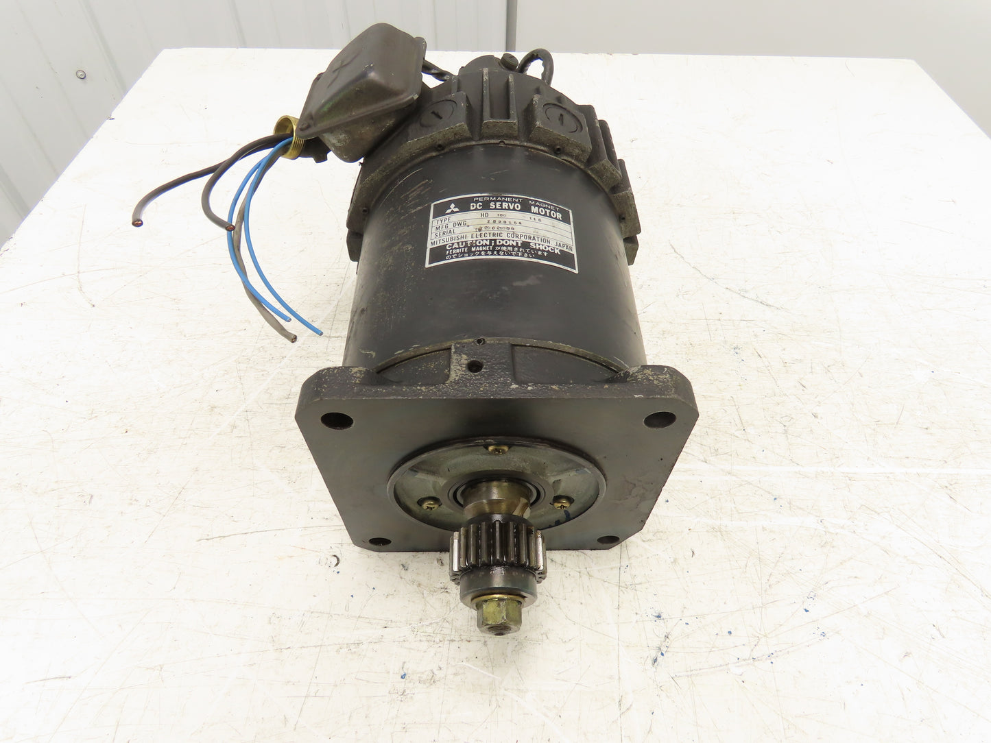 Mitsubishi HD 100-11S DC Servo Motor with Tachometer Generator 30V/1000 RPM