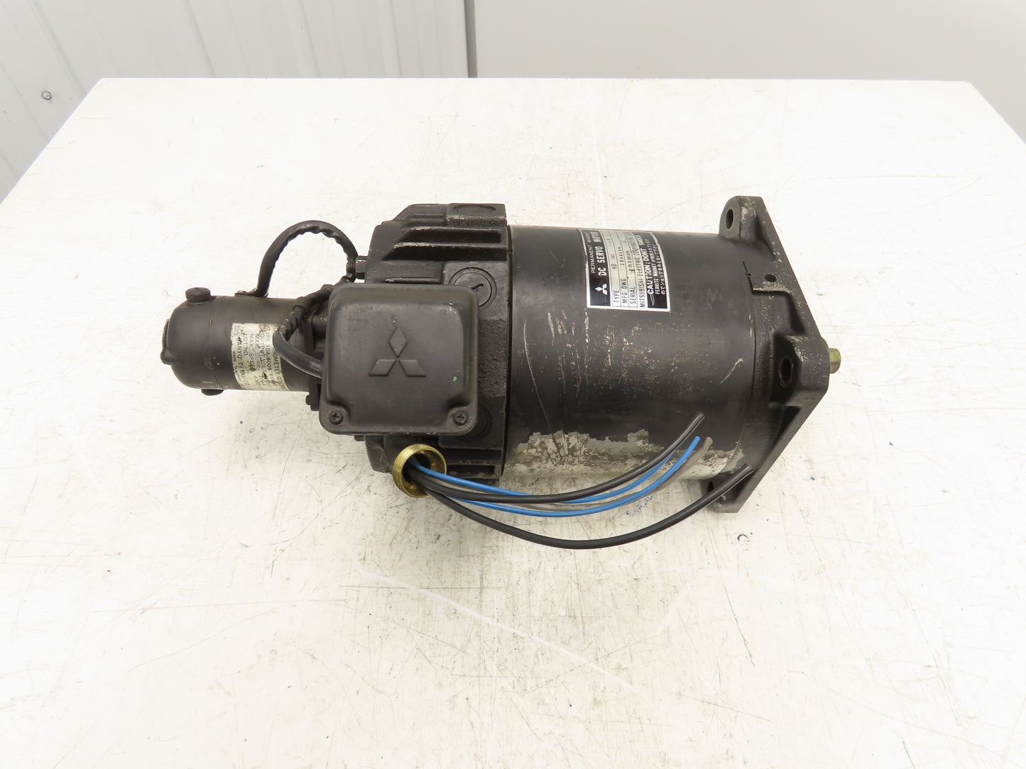 Mitsubishi HD 100-11S DC Servo Motor with Tachometer Generator 30V/1000 RPM