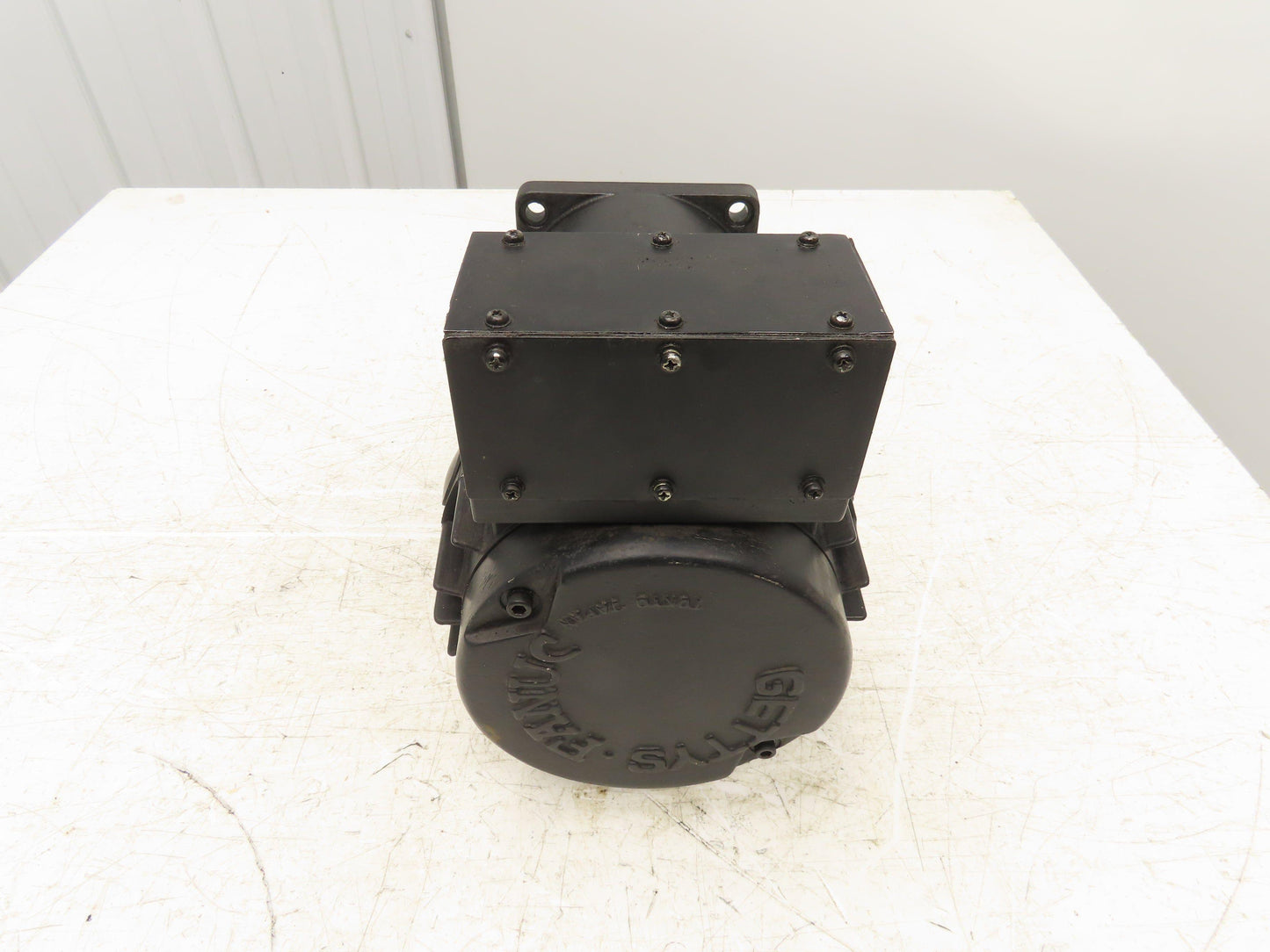 Fanuc A06B-0602-B005 Model 20 DC Servo Motor 128V 33A 1500 RPM 6V Tachogenerator