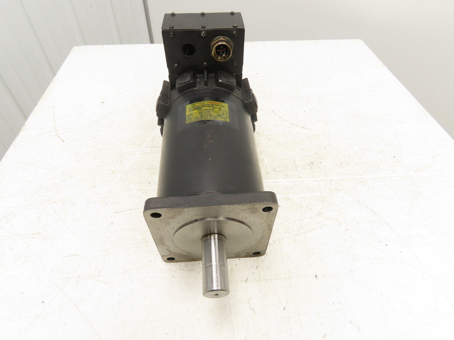 Fanuc A06B-0602-B005 Model 20 DC Servo Motor 128V 33A 1500 RPM 6V Tachogenerator