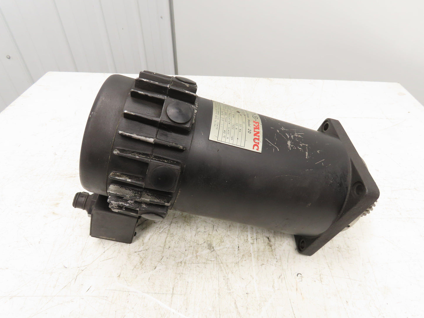 Fanuc A06B-0602-B025 Model 20 DC Servo Motor 128V 33A 1500 RPM 6V Tachogenerator
