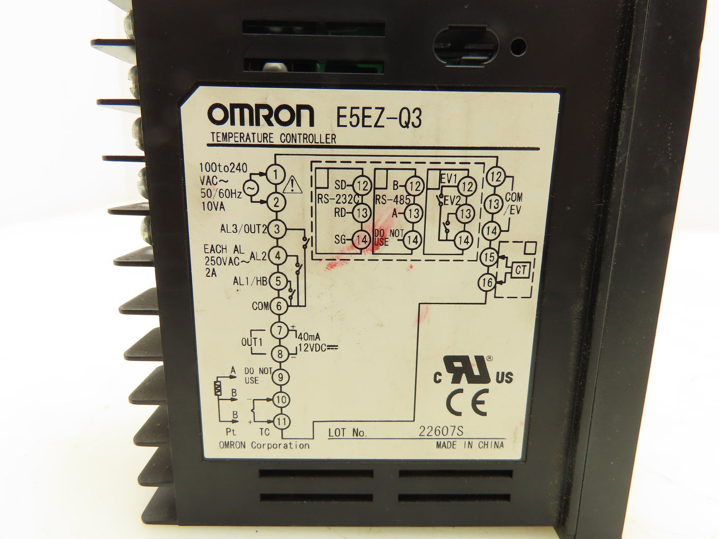 Omron E5EZ-Q3 Digital Temperature Controller 100-240V 2A