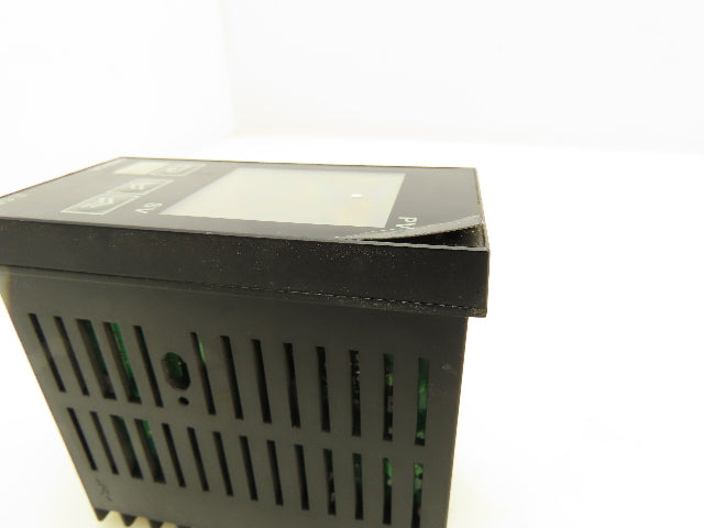 Omron E5EZ-Q3 Digital Temperature Controller 100-240V 2A