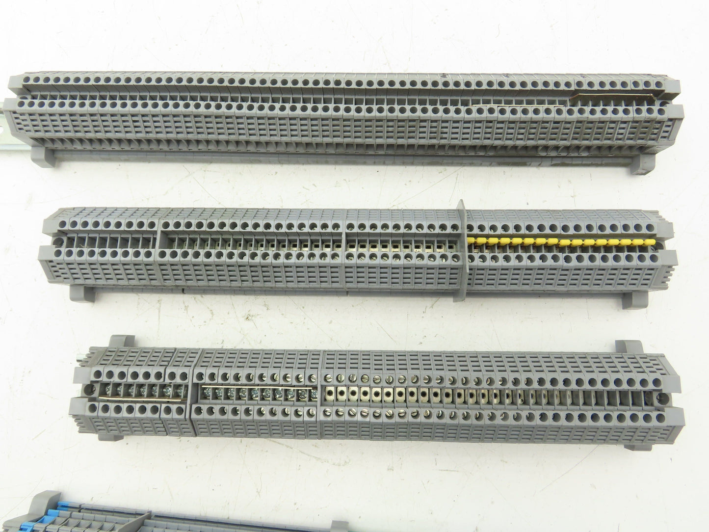 Morsettitalia MI EURO 4 Terminal Blocks Din Rail Block 600V 30A Lot of 199