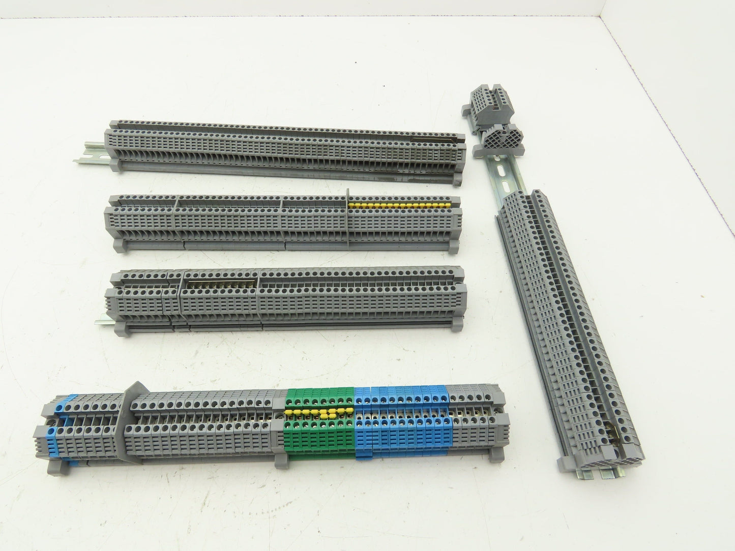 Morsettitalia MI EURO 4 Terminal Blocks Din Rail Block 600V 30A Lot of 199