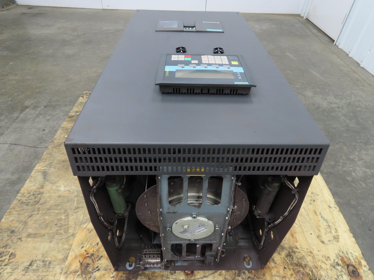 Siemens 6RA8097-4GV62 Sinamics DCM Drive 600VDC 2800A 4 Quadrant Operator Panel