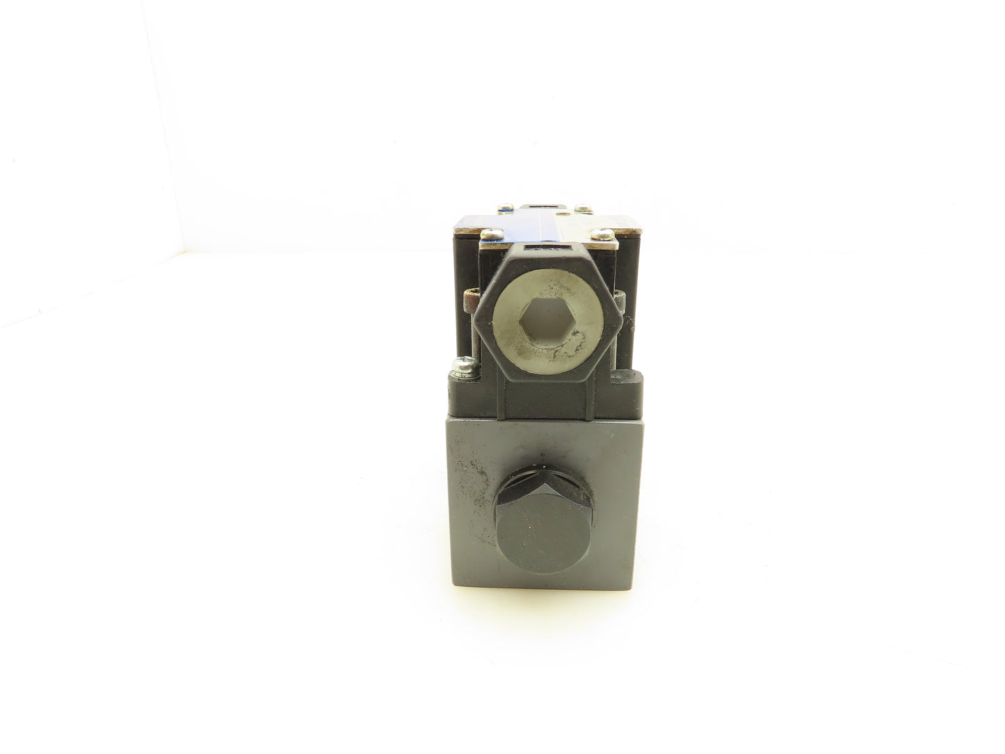 Tokimec DG4V-3-2A-M-P7-H-7-56 Hydraulic Directional Control Solenoid Valve 24V