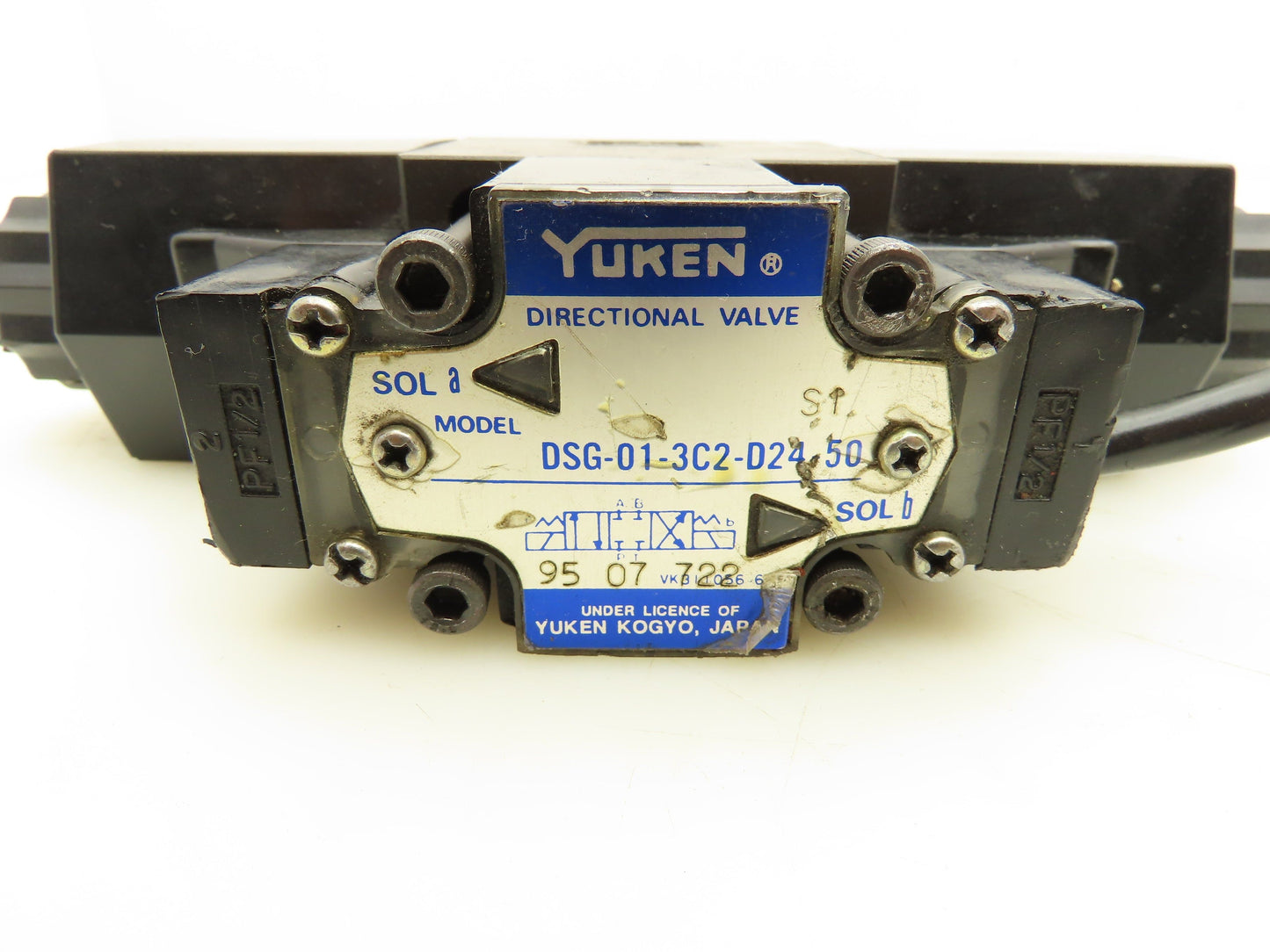 Yuken DSG-01-3C2-D24-50 Hydraulic Directional Control Solenoid Valve 24VDC