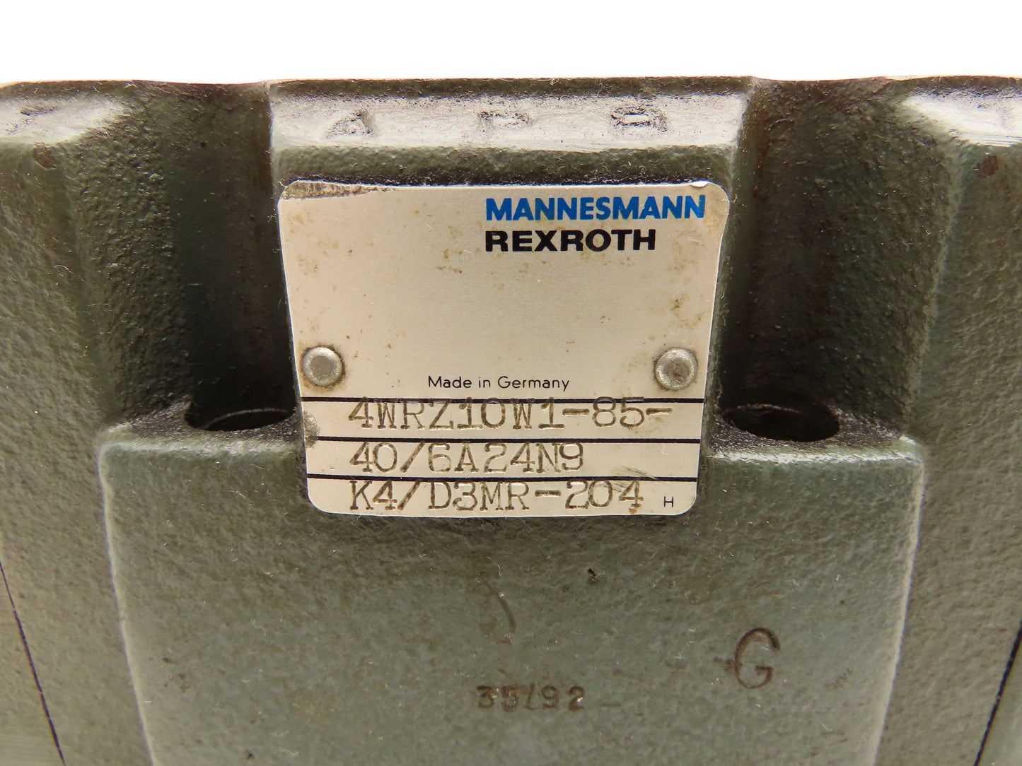 Rexroth 4WRZ 10W1-85-40/6A24N9K4/D3MR Hydraulic Proportional Directional Valve