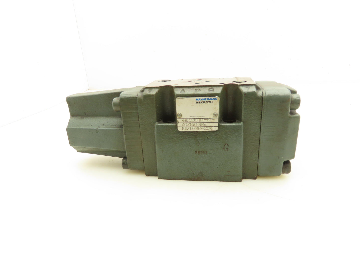 Rexroth 4WRZ 10W1-85-40/6A24N9K4/D3MR Hydraulic Proportional Directional Valve