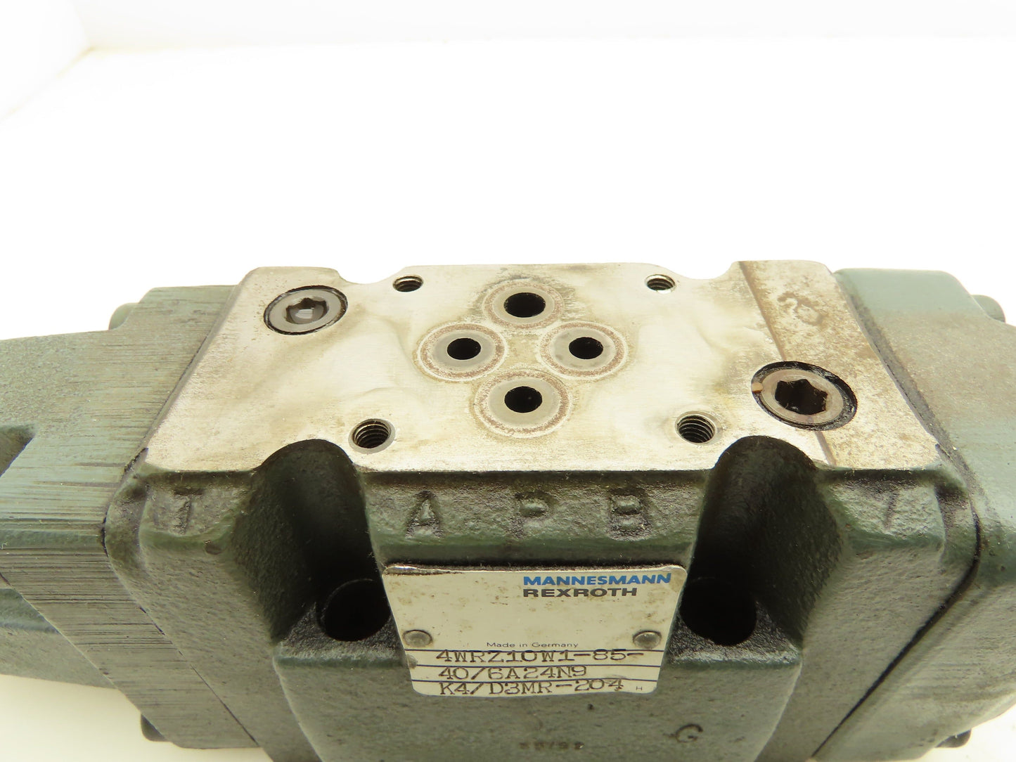 Rexroth 4WRZ 10W1-85-40/6A24N9K4/D3MR Hydraulic Proportional Directional Valve