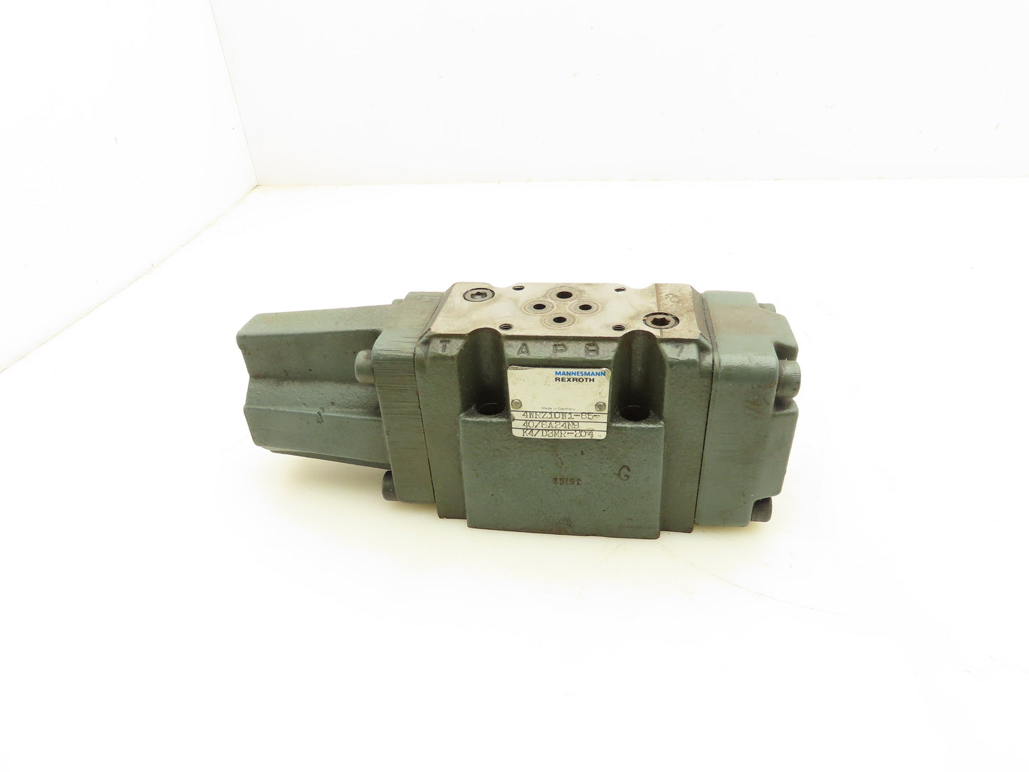 Rexroth 4WRZ 10W1-85-40/6A24N9K4/D3MR Hydraulic Proportional Directional Valve