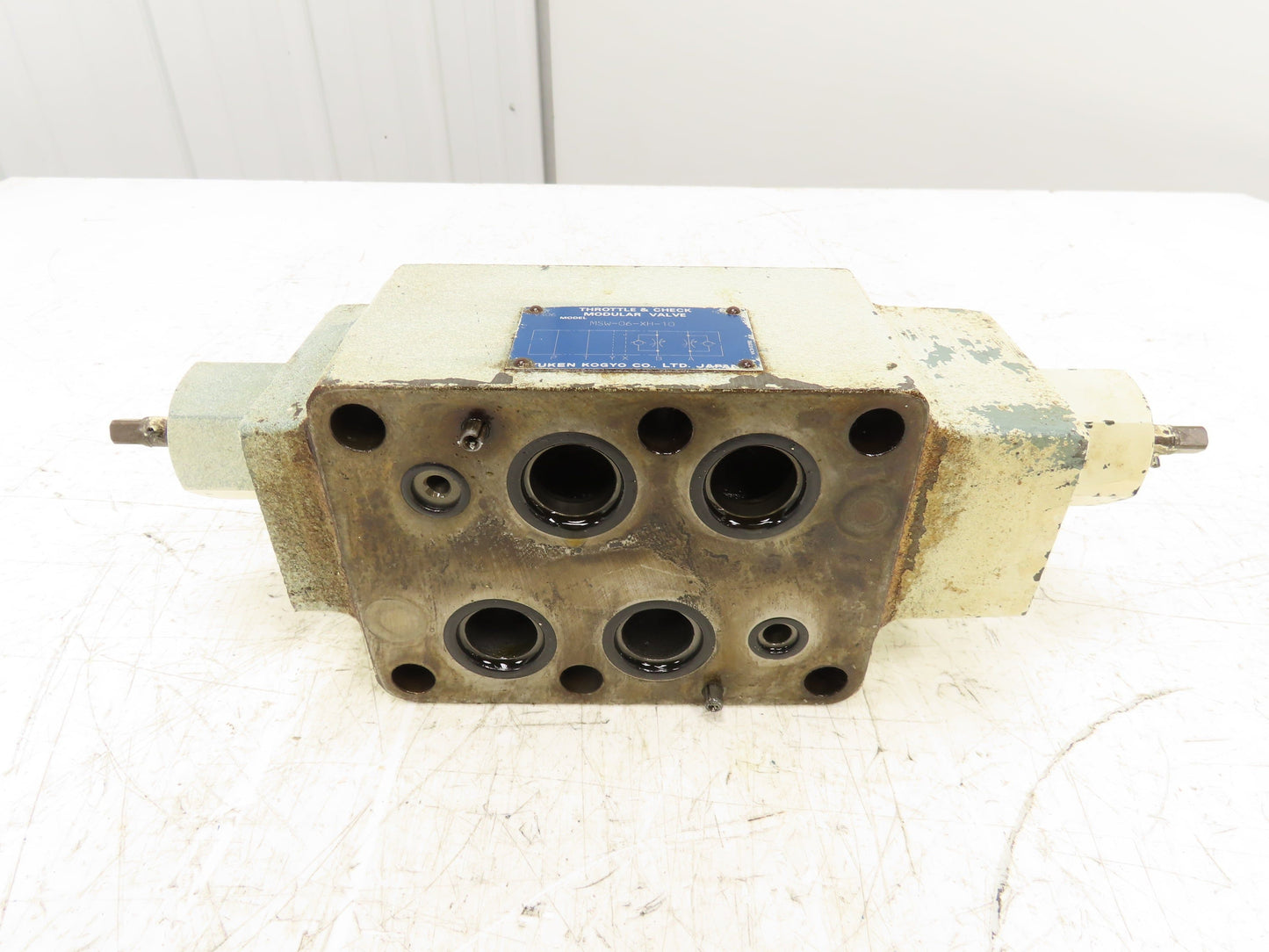 Yuken MSW-06-XH-10 Hydraulic Throttle & Check Modular Sandwich Valve